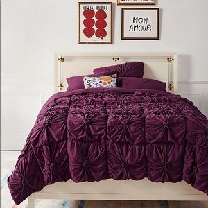Anthropologie Twin Purple Organic Rosette Jersey Quilt